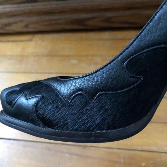 ENVY Black Heels - Picture 2 of 3